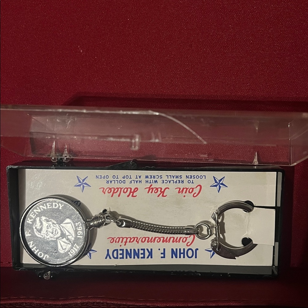 Vintage John F. Kennedy Commemorative Coin Key Holder - Picture 4 of 5